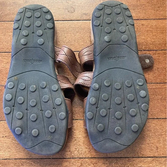 Minnetonka Women's Leather Brown Slip-on 3 Straps Sandal
Suede Footbed Sz 7 - Picture 6 of 6